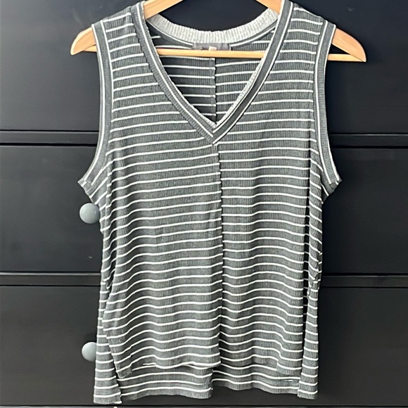 Anthropologie Tops - Anthropologie Sleeveless Tank